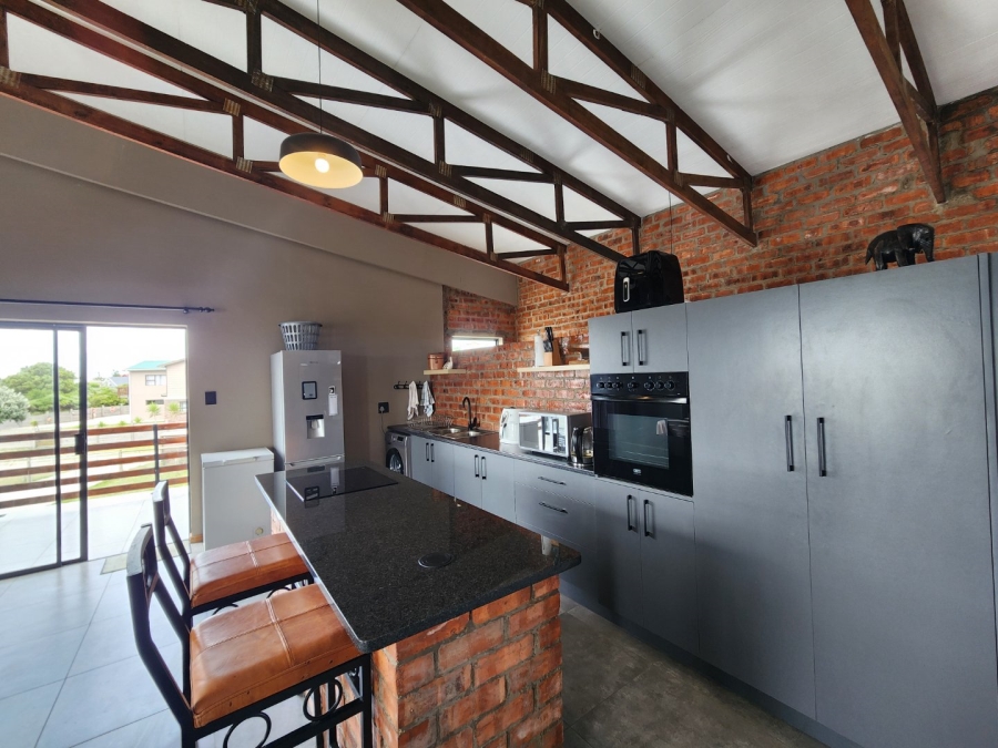 3 Bedroom Property for Sale in Paradise Beach Eastern Cape